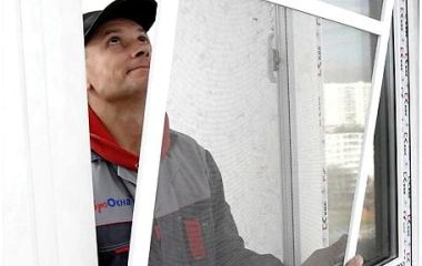 Установка москитных сеток на пластиковые окна